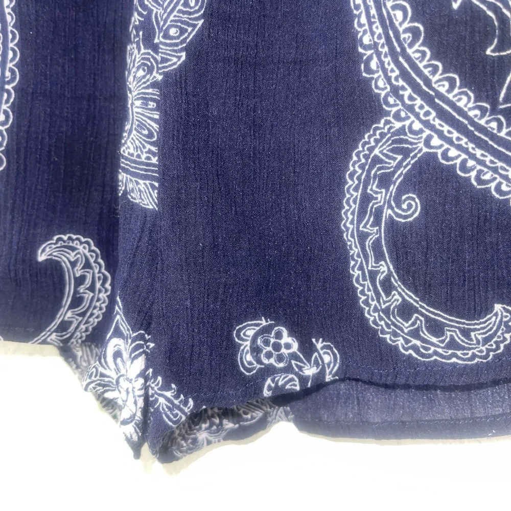 Altar’d State smocked waist and navy white paisley flowy flounce shorts medium - Picture 7 of 8